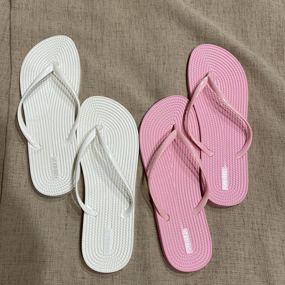 Forever 21 Flip Flops - Picture 4 of 7